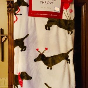 **NWT** VALENTINE DACHSHUND LOVE THROW BLANKET